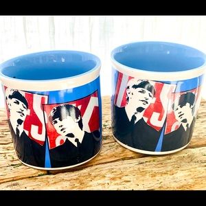 🍏 The Beatles 🍏 Two Rare Apple Corp Limited coffee mugs. Mint condition